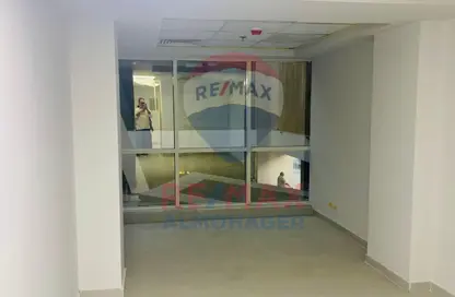 مساحات مكتبية - استوديو - 1 حمام للايجار في بيزنس بلاس - شارع التسعين الشمالي - التجمع الخامس - مدينة القاهرة الجديدة - القاهرة