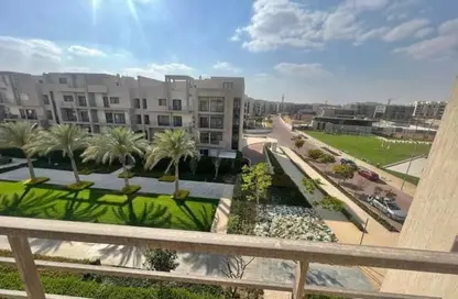 Apartment - 2 Bedrooms - 2 Bathrooms for sale in Moon Residences - Fifth Square - The 5th Settlement - New Cairo City - Cairo