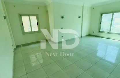 Apartment - 3 Bedrooms - 2 Bathrooms for rent in Al Gezira St. - South Investors Area - New Cairo City - Cairo