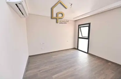 Apartment - 2 Bedrooms - 2 Bathrooms for rent in Village Views - Zed Towers - Sheikh Zayed Compounds - Sheikh Zayed City - Giza