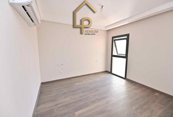 8453889 - Property Main Image