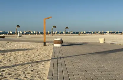 شاليه - 3 غرف نوم - 2 حمامات للبيع في سيشور - راس الحكمة - الساحل الشمالي