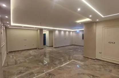 Apartment - 4 Bedrooms - 3 Bathrooms for rent in Hassan Ma'moon St. - 6th Zone - Nasr City - Cairo