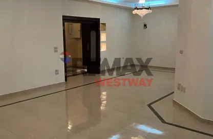 شقة - 4 غرف نوم - 4 حمامات للايجار في 6 ويست - بيفرلي هيلز - كمبوندات الشيخ زايد - الشيخ زايد - الجيزة