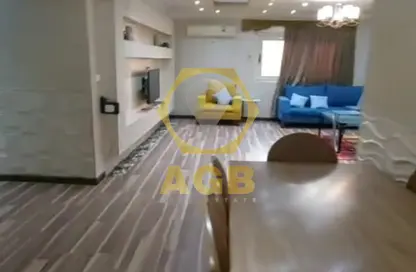 شقة - 2 غرف نوم - 2 حمامات للبيع في شارع شهاب - المهندسين - الجيزة