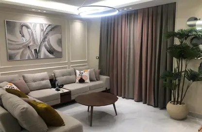 فيلا - 4 غرف نوم - 4 حمامات للبيع في كمبوند البروج - كمبوندات الشروق - مدينة الشروق - القاهرة فيلا - 4 غرف نوم - 4 حمامات للبيع في كمبوند البروج - كمبوندات الشروق - مدينة الشروق - القاهرة