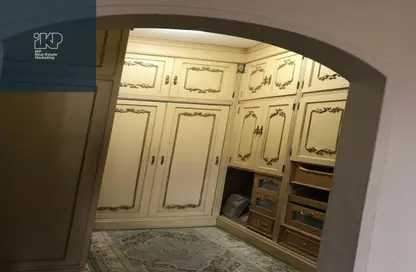 فيلا - 6 غرف نوم - 6 حمامات للبيع في المنطقة ب - حى جنوب الاكايمية - مدينة القاهرة الجديدة - القاهرة