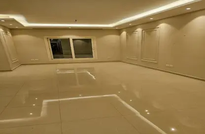 شقة - 3 غرف نوم - 3 حمامات للايجار في عمارات البنفسج - البنفسج - مدينة القاهرة الجديدة - القاهرة