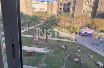 شقة - 2 غرف نوم - 2 حمامات للبيع في ذا فيلدج - المستثمرين الجنوبية - مدينة القاهرة الجديدة - القاهرة