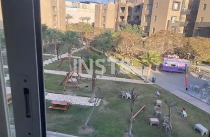 شقة - 2 غرف نوم - 2 حمامات للبيع في ذا فيلدج - المستثمرين الجنوبية - مدينة القاهرة الجديدة - القاهرة
