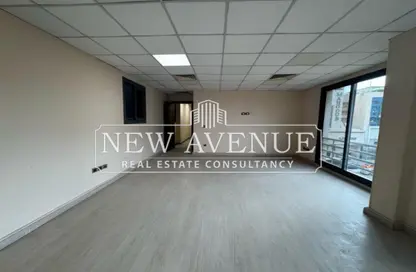 Office Space - Studio - 3 Bathrooms for sale in The Waterway View - 90 Street - The 5th Settlement - New Cairo City - Cairo