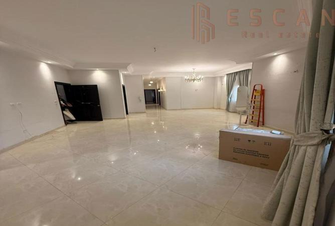 8274283 - Property Image 3