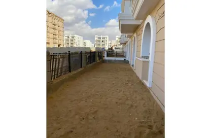 Apartment - 3 Bedrooms - 3 Bathrooms for sale in Hyde Park - New Cairo City - Cairo