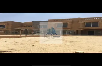 فيلا - 4 غرف نوم - 4 حمامات للبيع في رويال ميدوز - كمبوندات الشيخ زايد - الشيخ زايد - الجيزة