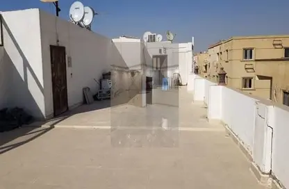 سطح - غرفة نوم - 1 حمام للبيع في الحي الثالث - التجمع الخامس - مدينة القاهرة الجديدة - القاهرة