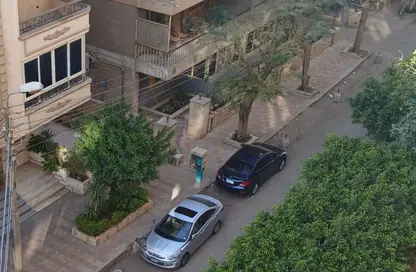 Apartment - 5 Bedrooms - 2 Bathrooms for sale in Ammar Ibn Yasser St. - El Hegaz Square - El Nozha - Cairo