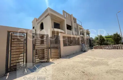 منزل مزدوج - 7 غرف نوم - 6 حمامات للبيع في الحي التاسع - الشيخ زايد - الجيزة