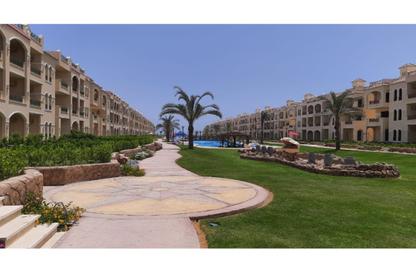 Chalet - 2 Bedrooms - 1 Bathroom for sale in Lasirena Palm Beach - Al Ain Al Sokhna - Suez