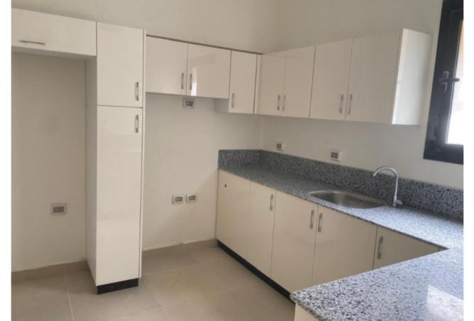 8092921 - Property Image 2
