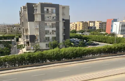 شقة - 4 غرف نوم - 3 حمامات للبيع في شارع نعمان جمعة - الحي الثاني - مدينة العبور - القليوبية