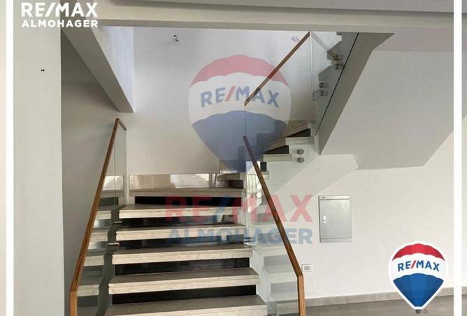 8120932 - Property Image 3