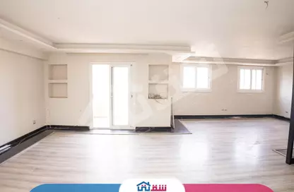Apartment - 3 Bedrooms - 2 Bathrooms for sale in Tharwat - Hay Sharq - Alexandria