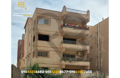 بناية كاملة - 6 غرف نوم - 6 حمامات للبيع في شارع الحي الثالث - الحي الثالث - مدينة 6 أكتوبر - الجيزة