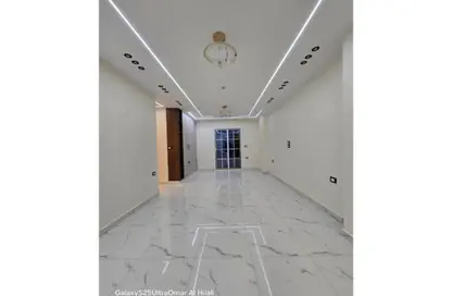 Apartment - 3 Bedrooms - 3 Bathrooms for sale in Gate 4 - Mena - Hadayek El Ahram - Giza