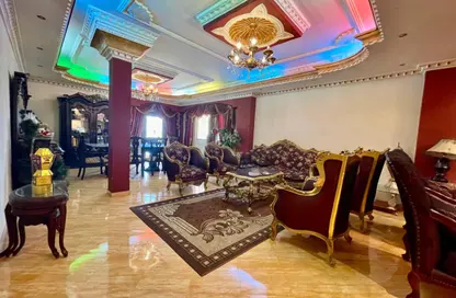 شقة - 4 غرف نوم - 2 حمامات للبيع في شارع جامعة الدول العربية - المهندسين - الجيزة