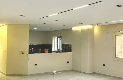 Apartment - 3 Bedrooms - 2 Bathrooms for sale in The 1st Settlement - New Cairo City - Cairo