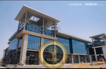 Shop - Studio - 3 Bathrooms for sale in Golden Gate - South Teseen St. - The 5th Settlement - New Cairo City - Cairo