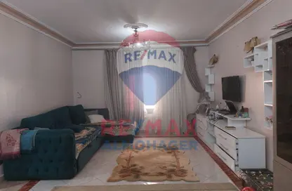 Apartment - 2 Bedrooms - 2 Bathrooms for rent in Al Mostathmir El Saghir - 10th District - Sheikh Zayed City - Giza
