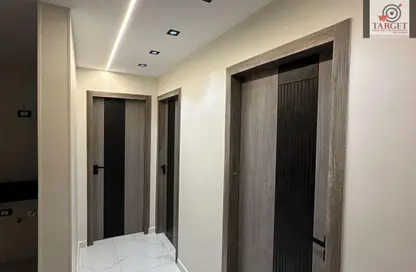 Apartment - 2 Bedrooms - 1 Bathroom for sale in Degla Palms - Al Wahat Road - 6 October City - Giza