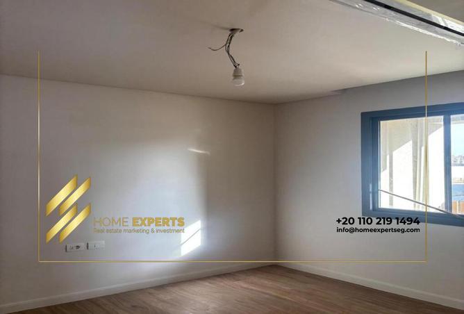 8125988 - Property Image 3