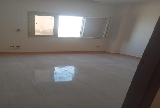 8409421 - Property Image 3