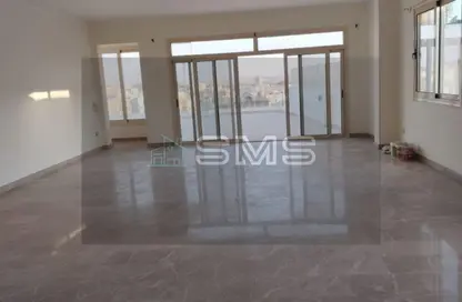 شقة - 5 غرف نوم - 6 حمامات للايجار في غرب الجولف - كمبوندات القطامية - القطامية - مدينة القاهرة الجديدة - القاهرة