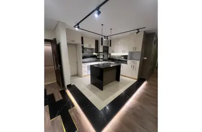 Apartment - 3 Bedrooms - 3 Bathrooms for sale in Eastown - 5th Settlement Compounds - The 5th Settlement - New Cairo City - Cairo