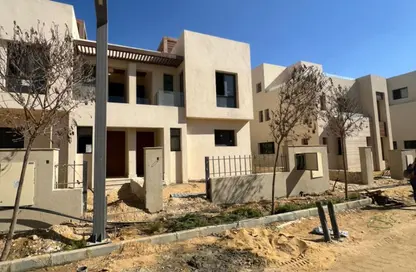 فيلا - 3 غرف نوم - 4 حمامات للبيع في أو ويست - كمبوندات 6 أكتوبر - مدينة 6 أكتوبر - الجيزة