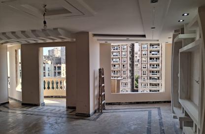 Apartment - 3 Bedrooms - 3 Bathrooms for rent in Abd Al Aziz Fahmy St. - Heliopolis Square - El Nozha - Cairo