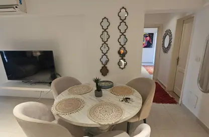Apartment - 2 Bedrooms - 1 Bathroom for rent in El Rehab Extension - Al Rehab - New Cairo City - Cairo