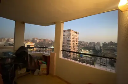 شقة - 3 غرف نوم - 2 حمامات للبيع في شارع عمر حفني - المنطقة الثامنة - مدينة نصر - القاهرة