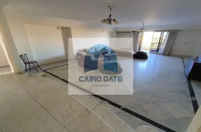 Apartment - 4 Bedrooms - 3 Bathrooms for sale in Sarayat Al Maadi - Hay El Maadi - Cairo