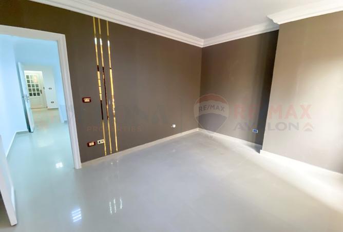 8381646 - Property Image 2