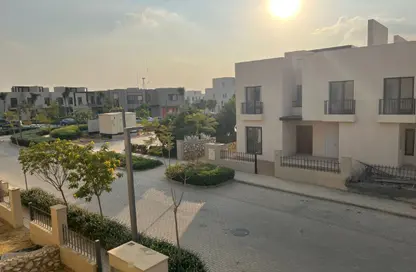 تاون هاوس - 4 غرف نوم - 3 حمامات للايجار في أو ويست - كمبوندات 6 أكتوبر - مدينة 6 أكتوبر - الجيزة