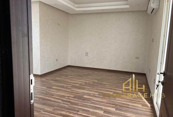 8215956 - Property Image 2