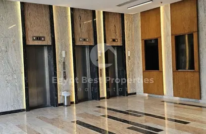 نصف طابق - استوديو - 2 حمامات للبيع في جولدن جيت - شارع التسعين الجنوبي - التجمع الخامس - مدينة القاهرة الجديدة - القاهرة