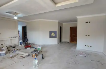 Apartment - 3 Bedrooms - 2 Bathrooms for rent in Zahraa Al Maadi St. - Degla - Hay El Maadi - Cairo