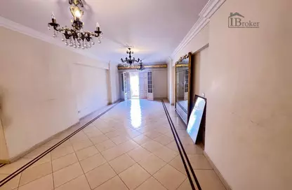 Apartment - 3 Bedrooms - 2 Bathrooms for sale in Ibrahim Rady St. - Bolkly - Hay Sharq - Alexandria