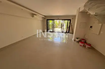 Townhouse - 3 Bedrooms - 4 Bathrooms for rent in The Residences - Hyde Park - New Cairo City - Cairo