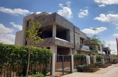 Villa - 4 Bedrooms - 4 Bathrooms for sale in Sun Capital - Fayoum Desert road - 6 October City - Giza